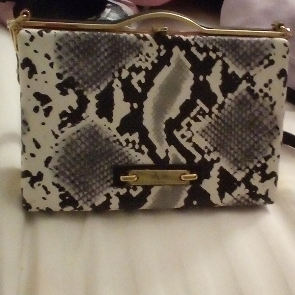 Throw over bag